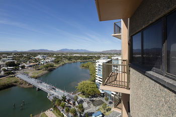 Holiday Inn Townsville - Accommodation Sunshine Coast 3