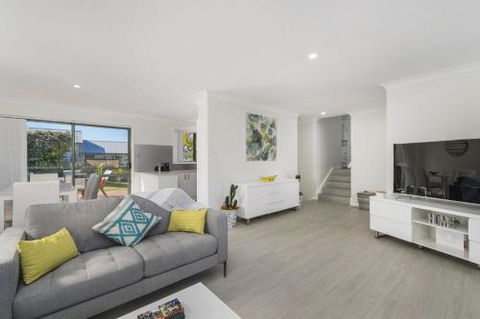 Right At Home In Bonny Hills - Accommodation Sunshine Coast 2