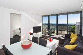 Executive Bay Views St. Kilda - Accommodation Sunshine Coast 0