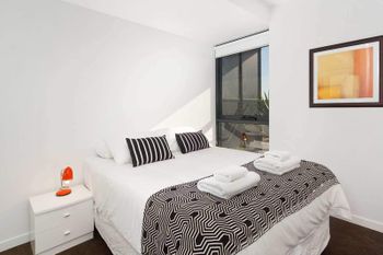 Executive Bay Views St. Kilda - Accommodation Sunshine Coast 2