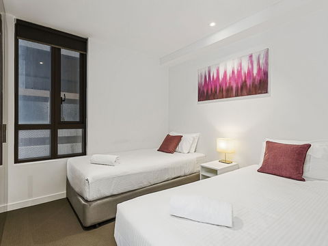 CHARLOTTE Manhatten Building Near Spencer St. & Southern Cross Station - Accommodation Sunshine Coast 0