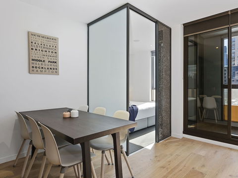 CHARLOTTE Manhatten Building Near Spencer St. & Southern Cross Station - Accommodation Sunshine Coast 4