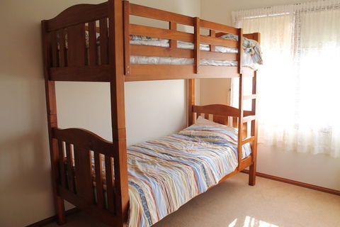 Surf Beach Family Friendly Home - Accommodation Sunshine Coast 3