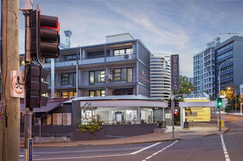 The Metropolitan Spring Hill - Accommodation Sunshine Coast 1