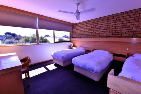Flinders Cove Motor Inn - Accommodation Sunshine Coast 6