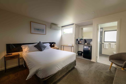 Georges Bay Apartments - Accommodation Sunshine Coast 2