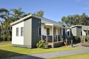 Lakeside Holiday Park - Accommodation Sunshine Coast 0