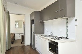 Lakeside Holiday Park - Accommodation Sunshine Coast 5