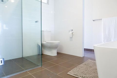 Beach & Bay Holiday House - Accommodation Sunshine Coast 2