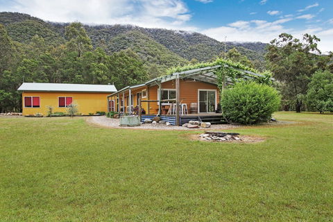 Feathertop Views And Dorm - Accommodation Sunshine Coast 2