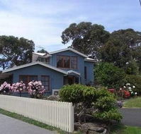 Anchlia Waterfront Cottage - Accommodation Sunshine Coast