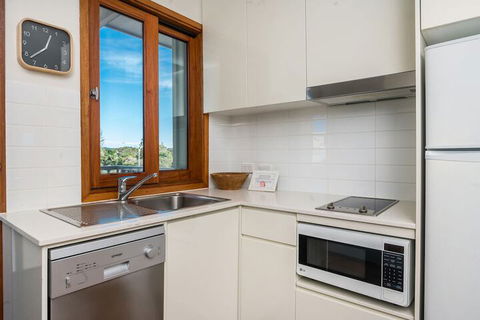 A PERFECT STAY - Quiksilver Apartments - The Wreck - Accommodation Sunshine Coast 1