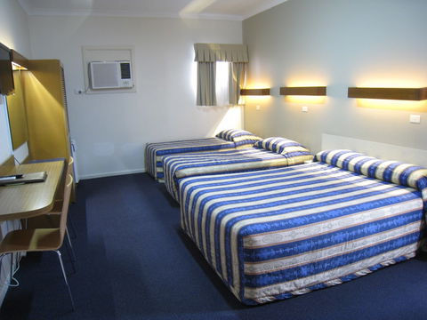 Country Lodge Motor Inn - Accommodation Sunshine Coast 5