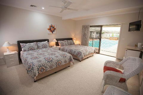 Batemans Bay Manor - Accommodation Sunshine Coast 3