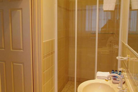 Batemans Bay Manor - Accommodation Sunshine Coast 2