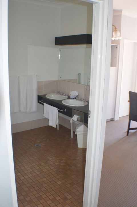 Deer Park Motor Inn - Accommodation Sunshine Coast 5
