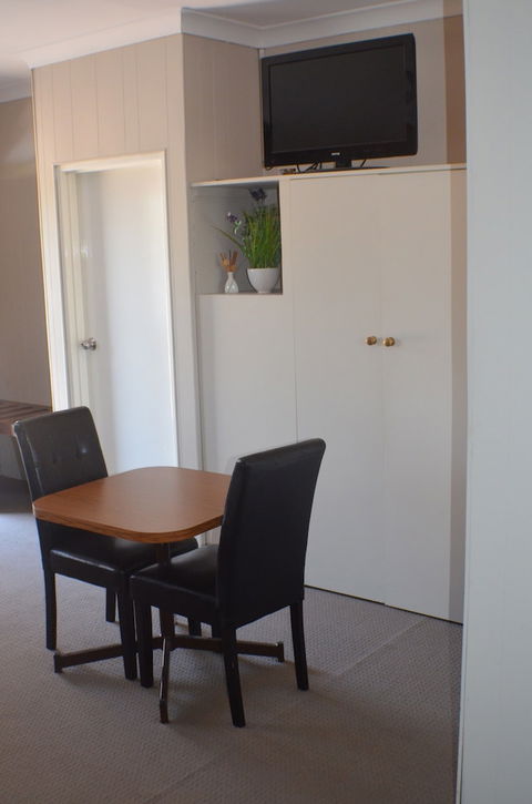 Deer Park Motor Inn - Accommodation Sunshine Coast 4