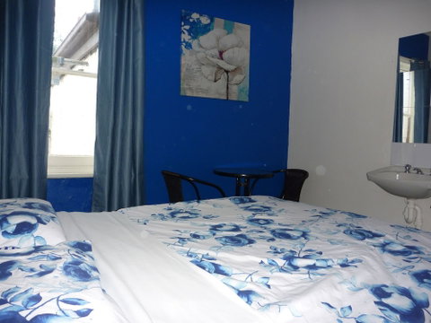 Adelaide Travellers Inn - Hostel - Accommodation Sunshine Coast 3