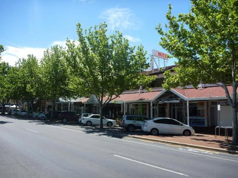 Adelaide Travellers Inn - Hostel - Accommodation Sunshine Coast 0