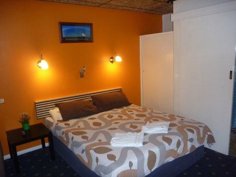 Adelaide Travellers Inn - Hostel - Accommodation Sunshine Coast 4