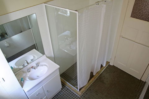 Bayview Apartments - Accommodation Sunshine Coast 4