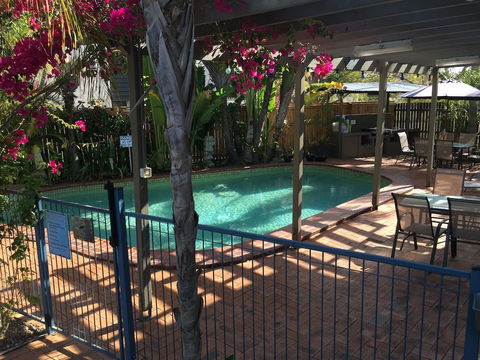 Coconut Palms On The Bay - Accommodation Sunshine Coast 1
