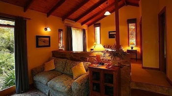 Wombat Hills Cottages - Accommodation Sunshine Coast 2