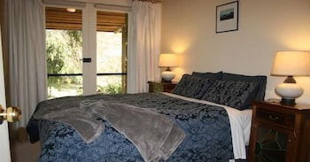 Wombat Hills Cottages - Accommodation Sunshine Coast 3