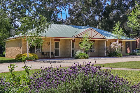 All Seasons Mansfield - Accommodation Sunshine Coast 6