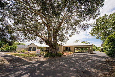 Alexander Cameron Suites - Accommodation Sunshine Coast 3