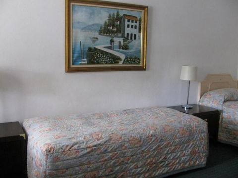 Wayfarer Motel - Accommodation Sunshine Coast 3