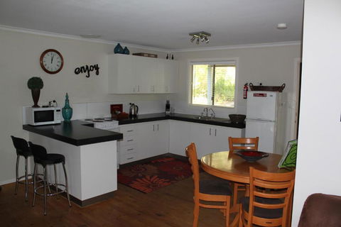 Franciscas Cottage - Accommodation Sunshine Coast 4