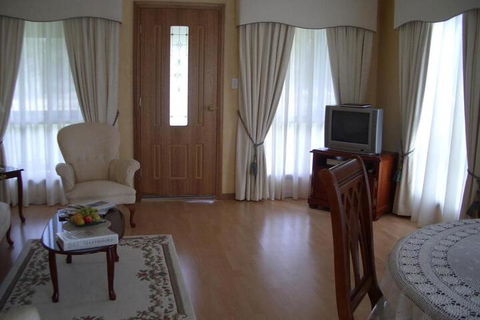Carolynnes Cottages - Accommodation Sunshine Coast 3