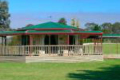 Carolynnes Cottages - Accommodation Sunshine Coast 0