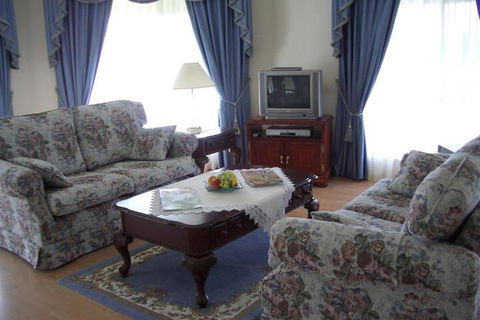 Carolynnes Cottages - Accommodation Sunshine Coast 2