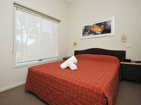 NRMA Eastern Beach Holiday Park - Accommodation Sunshine Coast 3