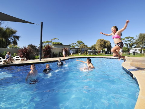 NRMA Eastern Beach Holiday Park - Accommodation Sunshine Coast 1