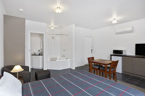 A1 Motels Port Fairy Motel And Apartments - Accommodation Sunshine Coast 7