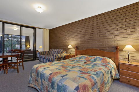 A1 Motels Port Fairy Motel And Apartments - Accommodation Sunshine Coast 3