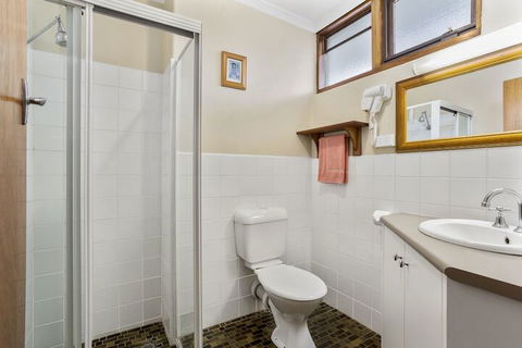 A1 Motels Port Fairy Motel And Apartments - Accommodation Sunshine Coast 6