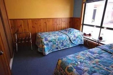 Bicheno's A Plus Apartments - Accommodation Sunshine Coast 3