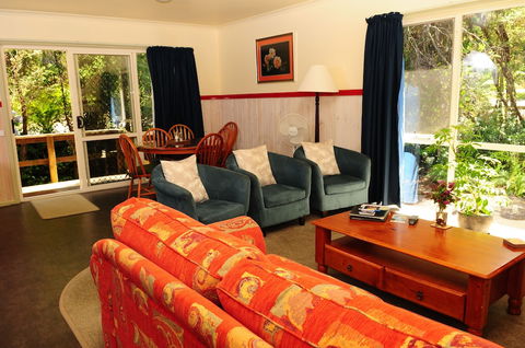 The Crays Accommodation - Accommodation Sunshine Coast 3