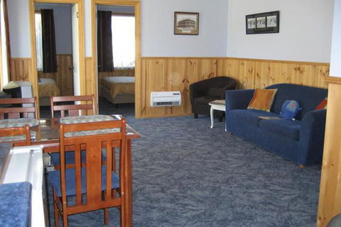 Anchor Down Cottages - Accommodation Sunshine Coast 0