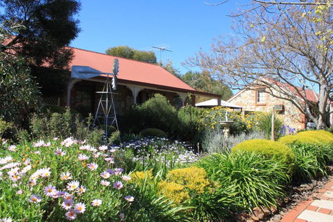 Langmeil Cottages - Accommodation Sunshine Coast 4