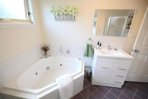 One Tree Bed & Breakfast - Accommodation Sunshine Coast 4