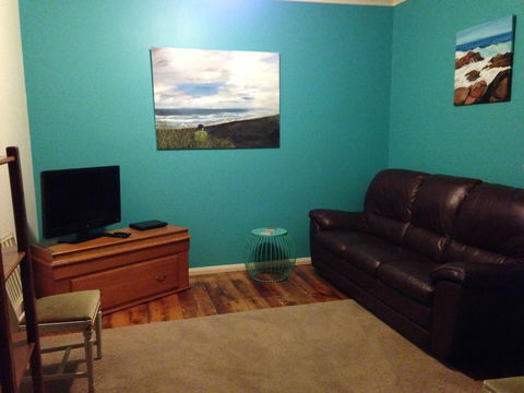 The Spotted Salmon Cottage - Accommodation Sunshine Coast 4