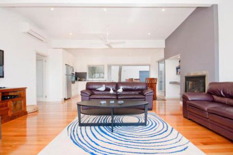 Great Ocean Road Lodge - Accommodation Sunshine Coast 2
