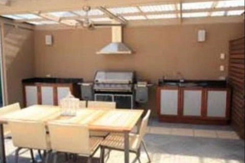 Amelia S Bed & Breakfast - Accommodation Sunshine Coast 7
