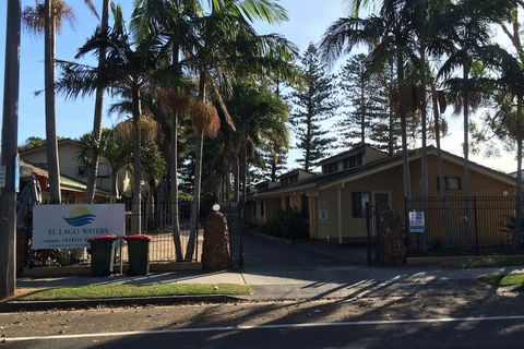 El Lago Waters Tourist Park - Accommodation Sunshine Coast 1