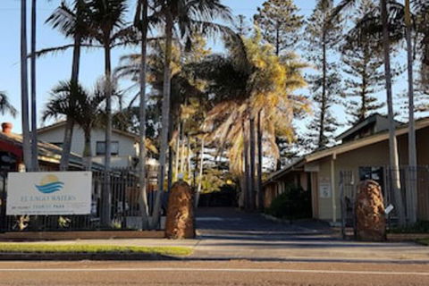 El Lago Waters Tourist Park - Accommodation Sunshine Coast 0